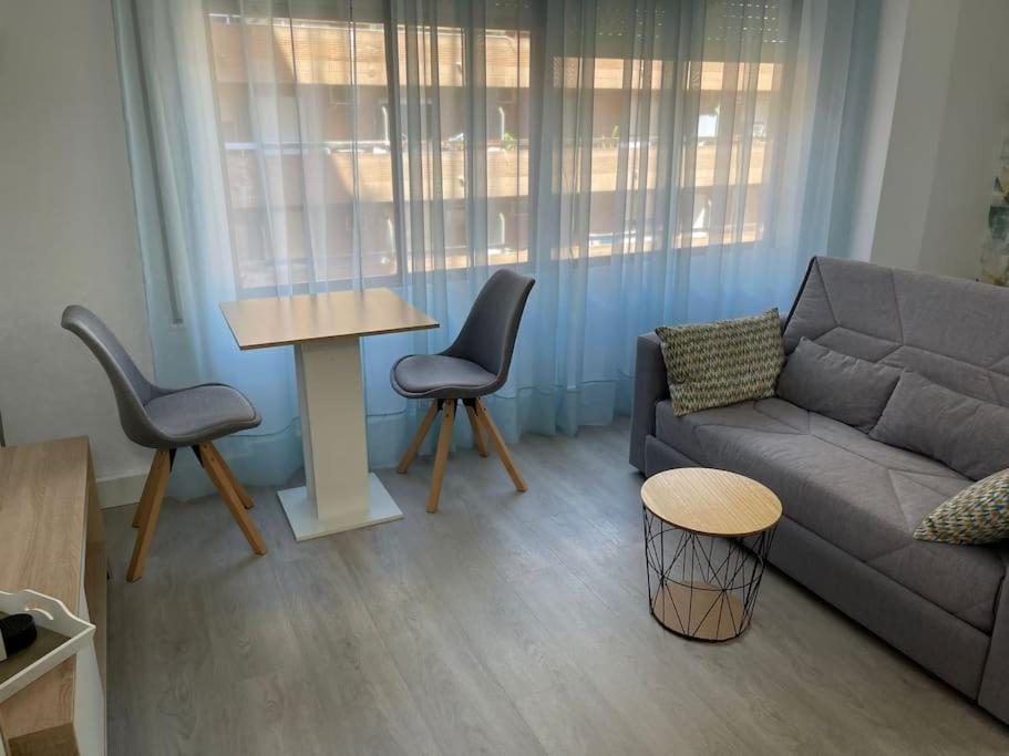 Oasis Plus Севиля Екстериор снимка